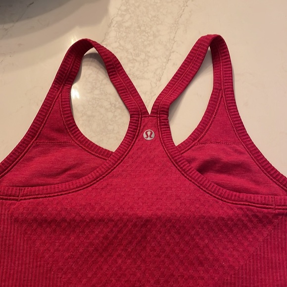 Lululemon Rust/red ribbed Tank size 4 - Picture 7 of 9